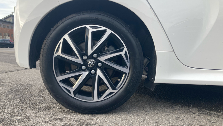 Toyota Yaris 1.5 Hybrid Design 5dr CVT Hybrid Hatchback